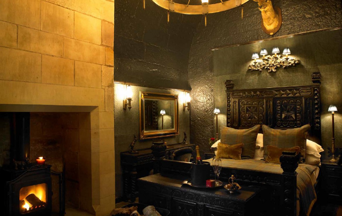 borthwick castel private bedroom
