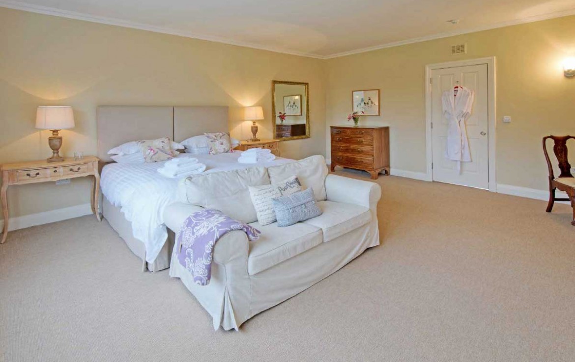 Dunglass Double bed with couch in the Country House Estate