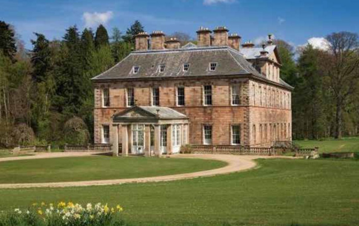 Image of Yester House from front with view of circular drive